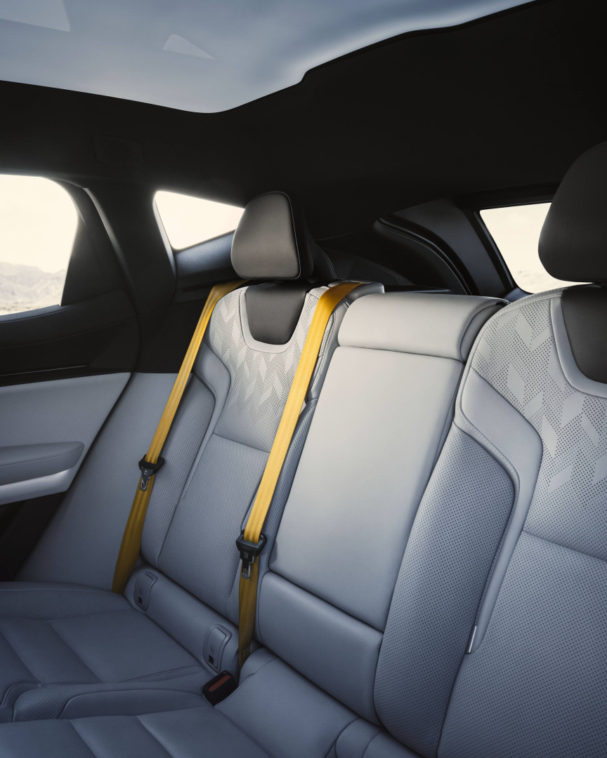 SMALL_693758_20251001_Polestar_3_Model_Year_2026